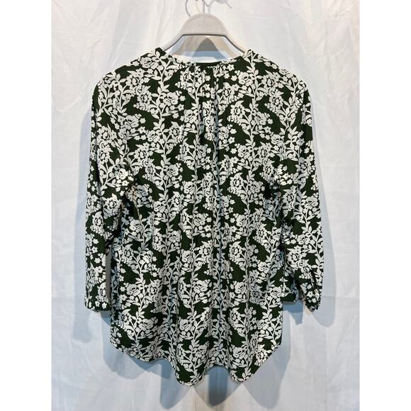 Fun2Fun Top Womens Size Small Floral V-Neck Popover Blouse Green White NEW - Picture 7 of 12